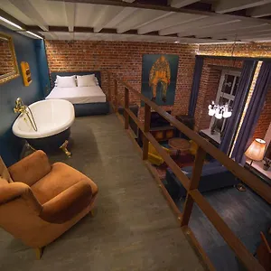 https://moho-l-hostel.hotelswroclaw.com